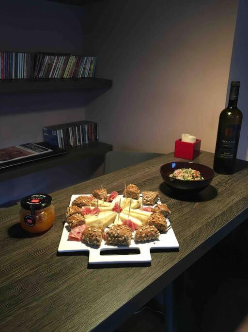 Апартаменты Cozy Loft With Jazz Notes In Kolonaki Афины Экстерьер фото